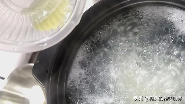 廣東人特色生滾粥,煲了20幾年的做法,嫩滑鮮美,連鍋底都不剩 廣東人特色生滾粥,煲了20幾年的做法,嫩滑鮮美,連鍋底都不剩