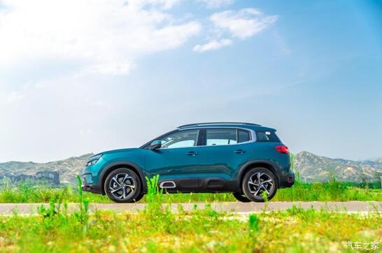 走南闖北開天逸 舒適與美景皆可享 走南闖北開天逸 舒適與美景皆可享