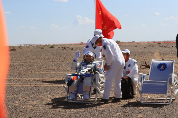 太空出差三月，返回狀態良好