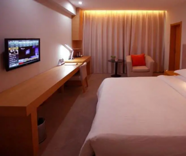 入住酒店要先拔掉電視機?保潔阿姨:很多人不理解被坑從不告人 入住酒店要先拔掉電視機?保潔阿姨:很多人不理解被坑從不告人