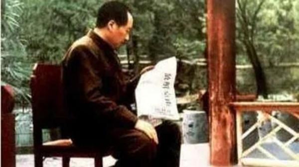 蔣緯國回憶：在大陸時，一位少將與上校向他下跪的經歷