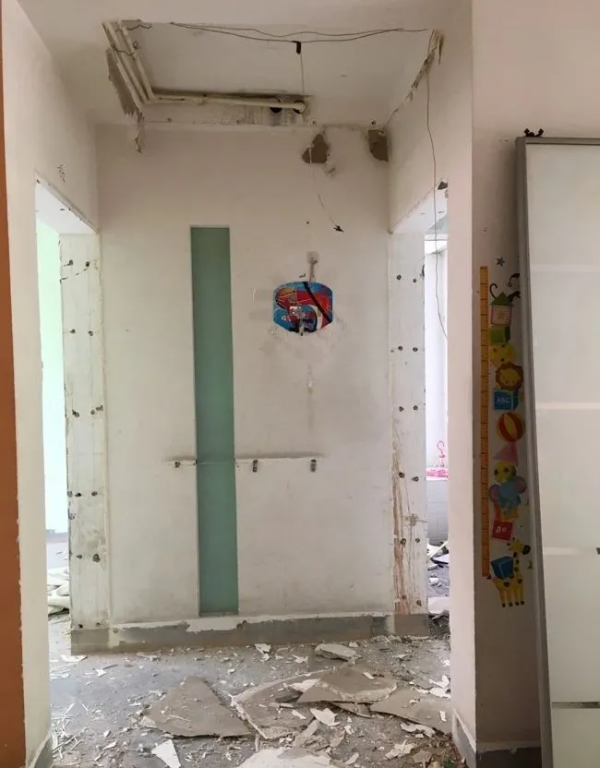 絕了！90㎡老房改造成“極簡黑白灰”，高階感爆棚