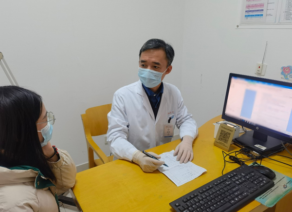 冬季面板持續瘙癢，可能是特應性皮炎