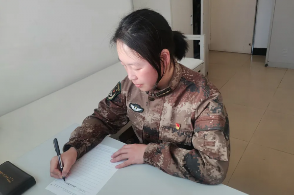 紙短情長，來信請查收