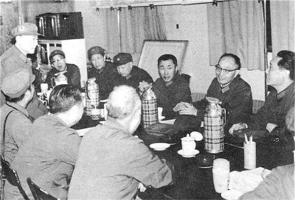 1984年張愛萍受邀訪美，回國後向鄧小平提辭職：我這國防部長該撤