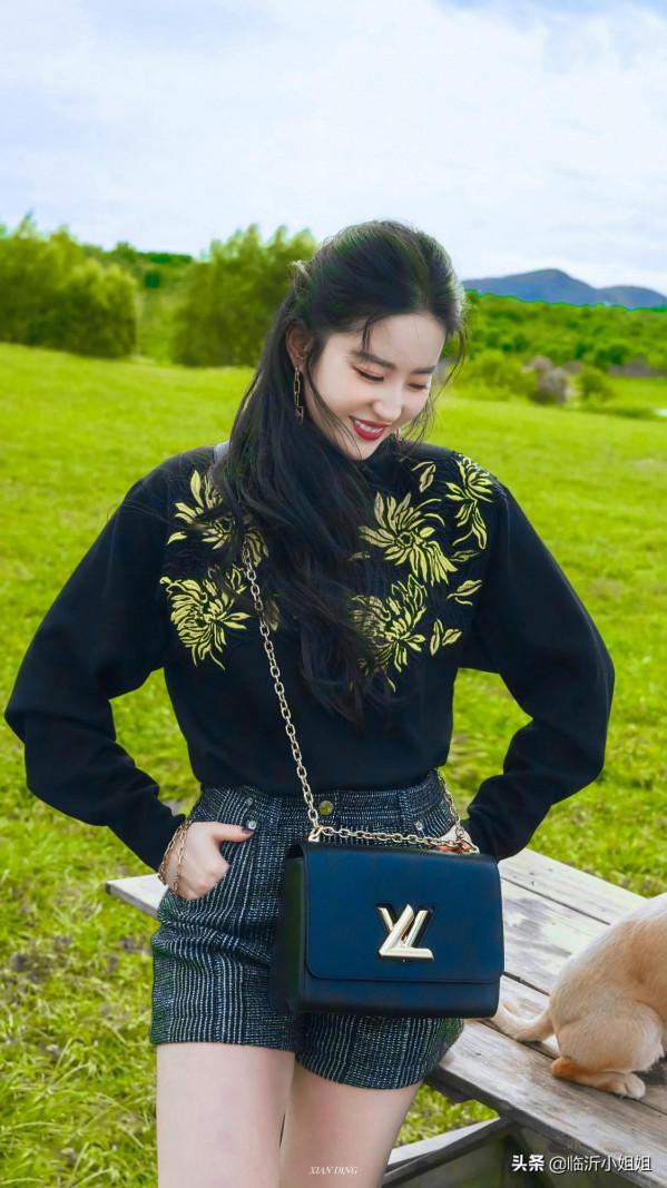 劉亦菲，高顏值的神仙姐姐，一顰一笑都散發醉人的美感