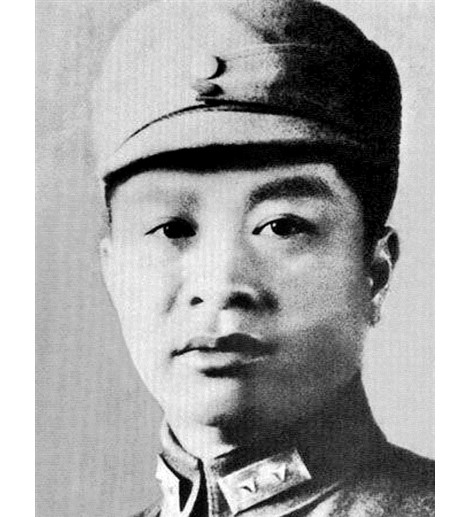 1956年陳賡帶一少年走進中南海，碰見周總理，陳賡：你看他像誰？