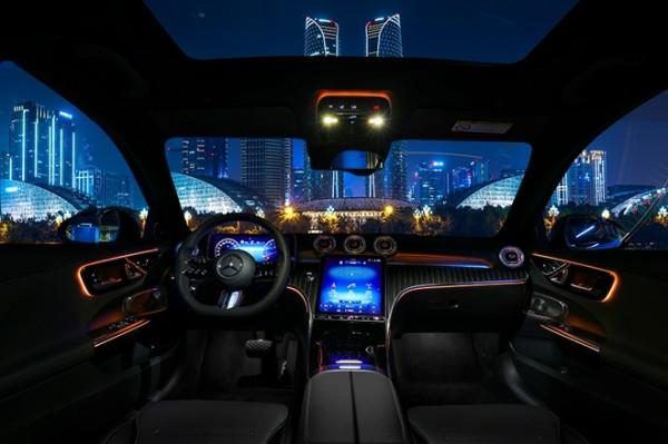 新的起點 道路試駕第六代賓士C級轎車