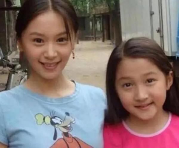 關曉彤，王子文，十年前竟然還有同框照片，你覺得誰的變化大？