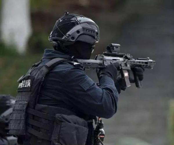 20萬把79微衝玩跨界，服役超過40年，何時才能退出裝備序列？