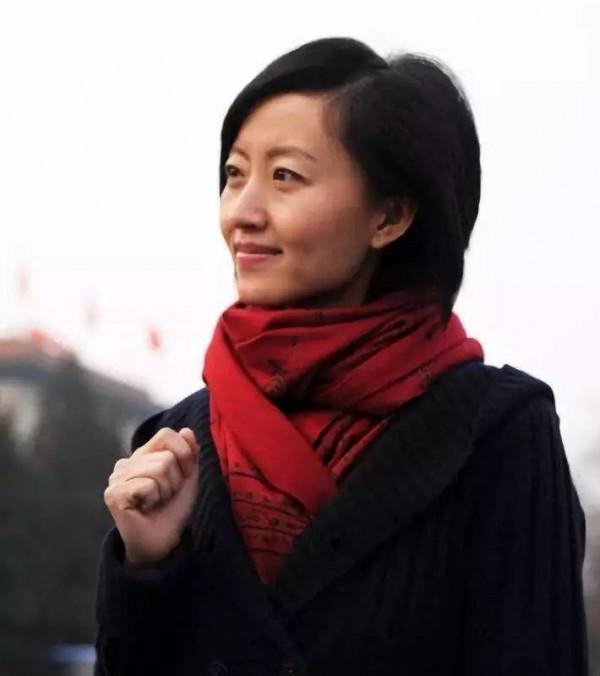 柴靜的書法充滿才氣,但比不過徐靜蕾,劍走偏鋒終究被人質疑 柴靜的書法充滿才氣,但比不過徐靜蕾,劍走偏鋒終究被人質疑