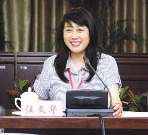 汪文華和她停播的《曲苑雜壇》,停播的這10年她過得咋樣? 汪文華和她停播的《曲苑雜壇》,停播的這10年她過得咋樣?