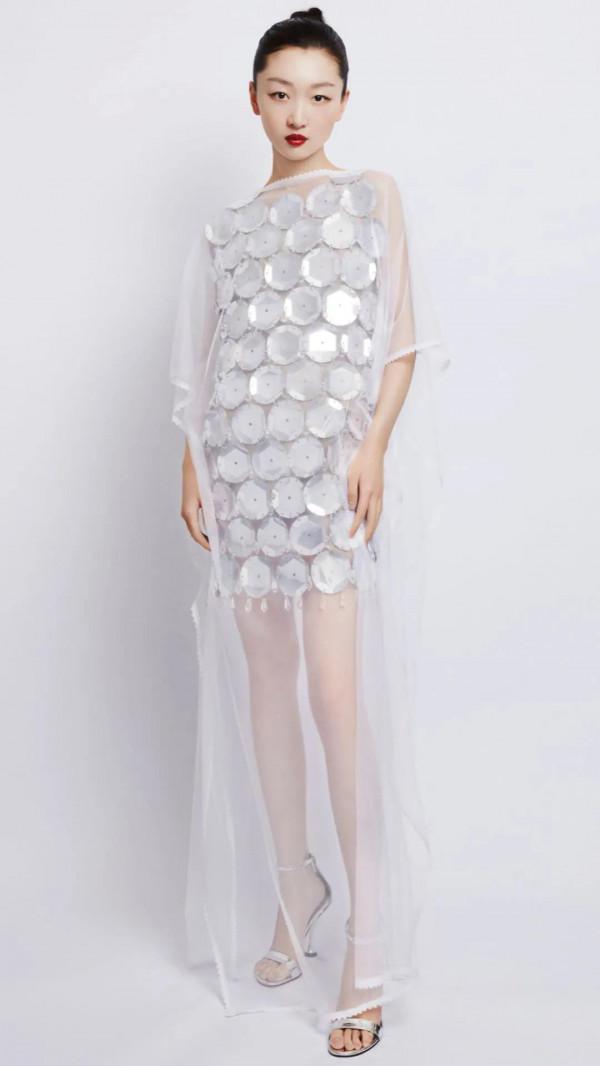 演員周冬雨寫真集