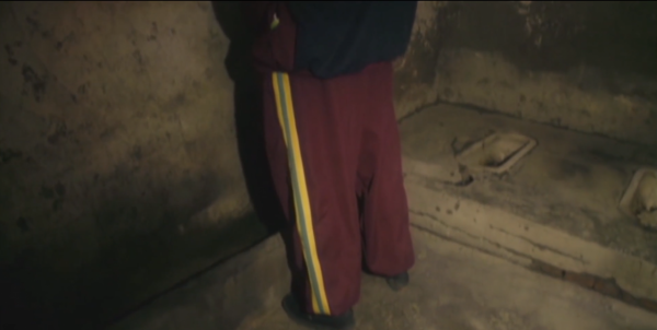 美國小哥挑戰少林功夫，被小師傅一拳打到鼻血長流，直言：太后悔