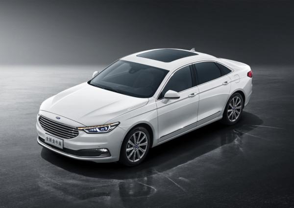 長超5米，配2.0T+8AT，才賣20萬出頭，月銷不足2千輛，金牛座真慘