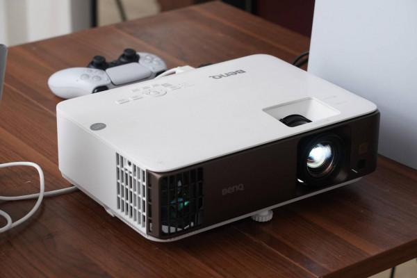 大屏觀影刷劇玩遊戲的最佳拍檔--明基W1800 4K投影儀使用評測 大屏觀影刷劇玩遊戲的最佳拍檔--明基W1800 4K投影儀使用評測