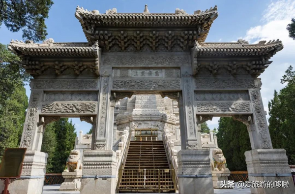 看展喝咖啡、賞壁畫、聽古樂…這座城市的寺廟也太厲害了吧