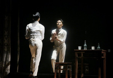 50歲袁詠儀曬近況,五官精緻面板白,新包格外亮眼 50歲袁詠儀曬近況,五官精緻面板白,新包格外亮眼