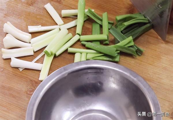 爽拌三絲最簡單又好吃的做法,大廚教你多加一步,色澤鮮豔又脆嫩 爽拌三絲最簡單又好吃的做法,大廚教你多加一步,色澤鮮豔又脆嫩