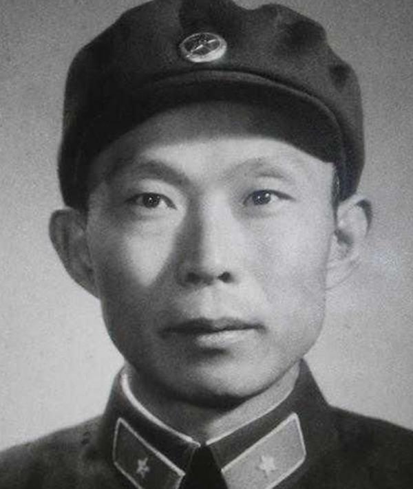 三野最年輕的師長,54歲任副總參謀長,後來為何沒有受到重用? 三野最年輕的師長,54歲任副總參謀長,後來為何沒有受到重用?