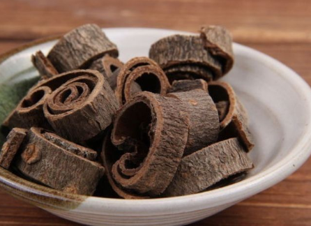 咽中有痰?解讀一劑張仲景名方,可疏肝解鬱、行氣散結,降逆化痰 咽中有痰?解讀一劑張仲景名方,可疏肝解鬱、行氣散結,降逆化痰