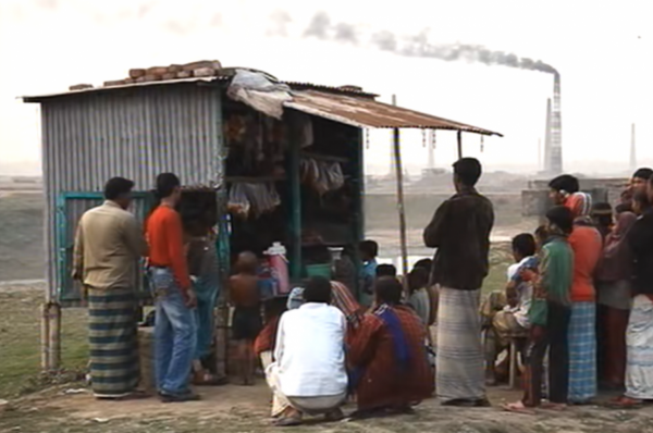 童工成災的孟加拉,孩子會走路就要幹活,沒有夢想只為生存 童工成災的孟加拉,孩子會走路就要幹活,沒有夢想只為生存