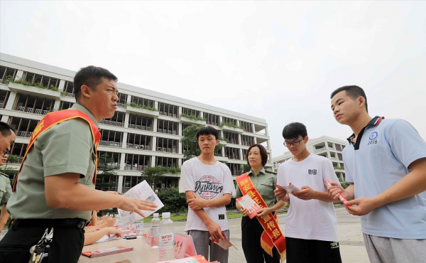 2022年本科生和專科生當兵,主要有7大區別,望周知 2022年本科生和專科生當兵,主要有7大區別,望周知