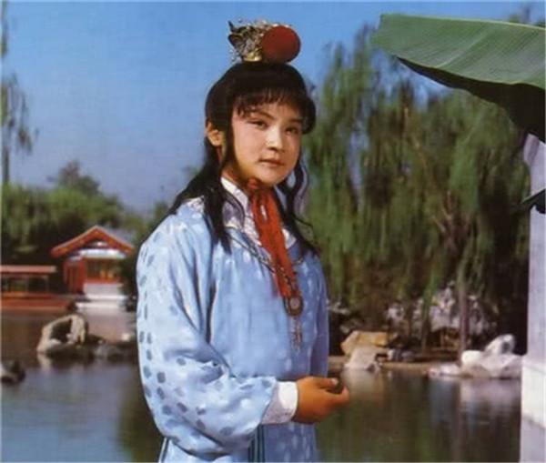 紅樓夢：難怪元春會被封妃，看賈寶玉與北靜王暗中做了什麼好事？