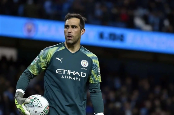 騰飛的安第斯雄鷹:智利足球歷史最佳陣容,“雙薩”和桑切斯領銜 騰飛的安第斯雄鷹:智利足球歷史最佳陣容,“雙薩”和桑切斯領銜