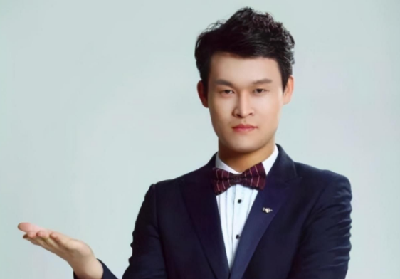 趙本山又一徒弟脫離本山傳媒，自立門戶疑似搶飯碗，這個人是誰？