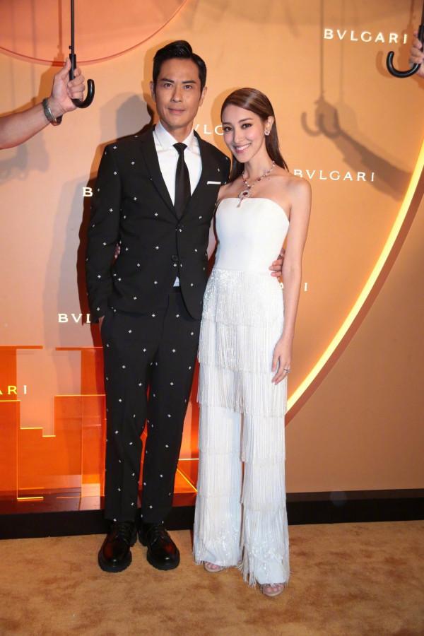 陳凱琳真是愛美，穿寬鬆連衣裙都遮不住孕肚，腳上卻依舊是高跟鞋