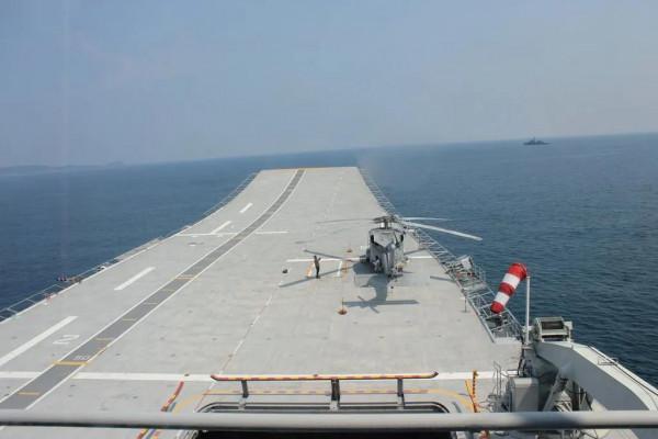 &OpenCurlyDoubleQuote;差克里&CenterDot;納呂貝特&rdquo;號航空母艦圖集（70圖）