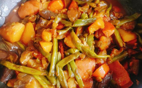 看吳昕做東北大亂燉,北方人的冬日DNA動了 看吳昕做東北大亂燉,北方人的冬日DNA動了