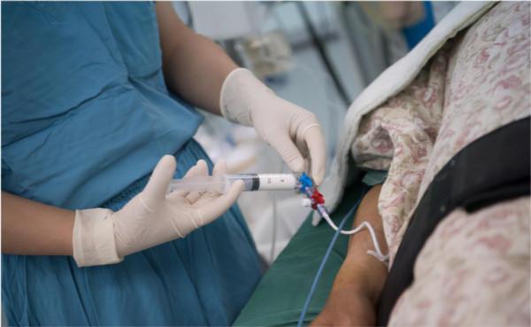 失誤將麻藥推進動脈裡,醫生糾結:該不該告訴患者? 失誤將麻藥推進動脈裡,醫生糾結:該不該告訴患者?