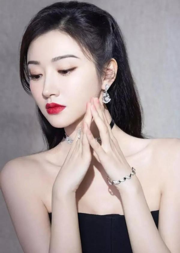 詩韻飛揚/許勝帶 點點曾經心上漾。難忘。雲閒未可共徜徉(382)