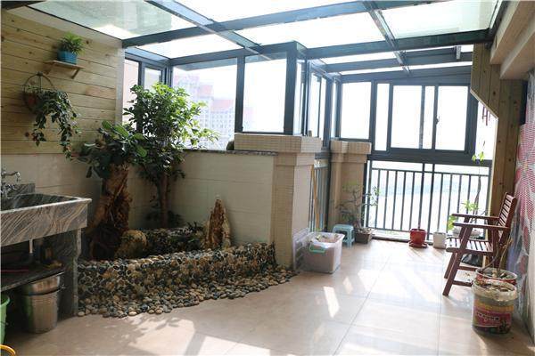 不顧婆婆反對,為了大露臺堅持買頂樓,沒料到裝修後婆婆超喜歡 不顧婆婆反對,為了大露臺堅持買頂樓,沒料到裝修後婆婆超喜歡