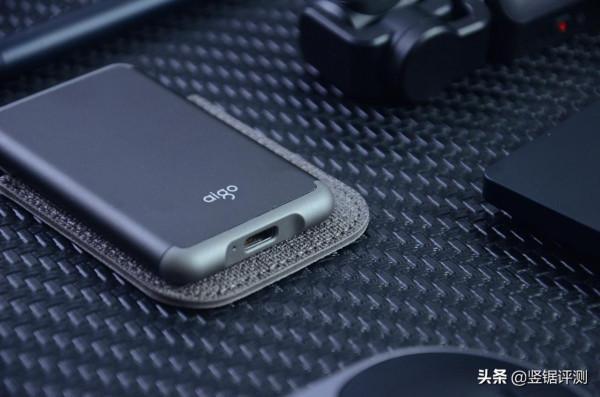 僅重35克，每秒500MB寫速！愛國者aigo S7 Pro移動固態硬碟開箱體驗