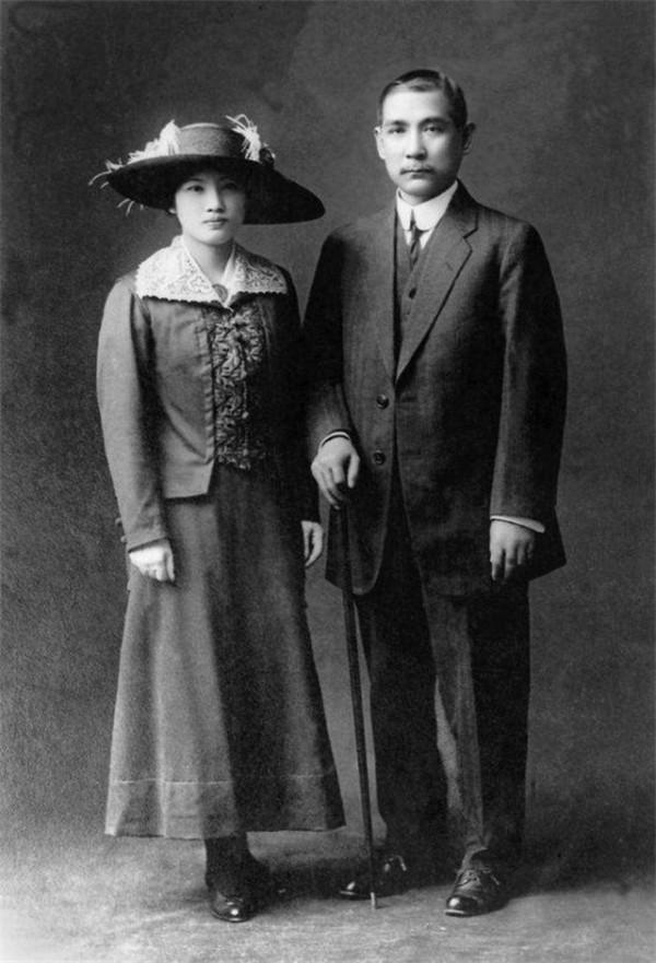 重慶談判期間,擅長暗殺的蔣介石,為何命令特務不準對毛主席動手 重慶談判期間,擅長暗殺的蔣介石,為何命令特務不準對毛主席動手