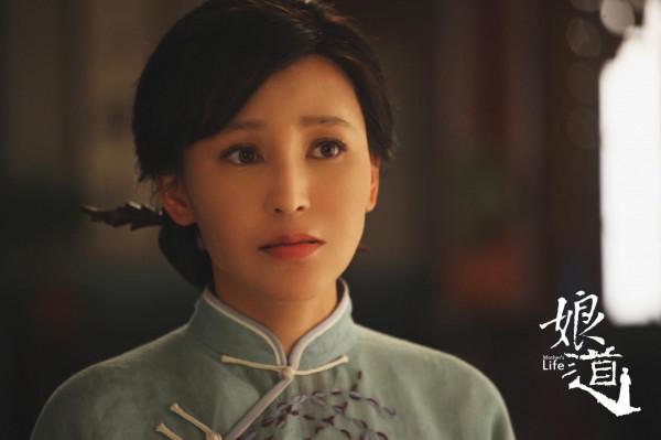 “最美孟婆”嶽麗娜：25歲嫁初戀，被老公捧上位，結婚22年生3子