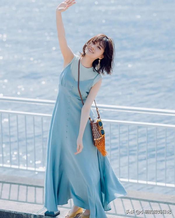 過了50歲的中年人，衣服“在精不在多”，準備這4樣就夠了