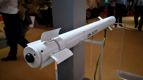 全球首款單兵微型戰術導彈，一發足以幹掉2噸重的悍馬