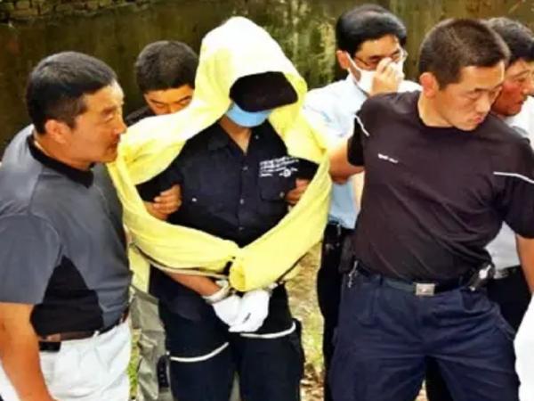 案情回顧：韓國殺人魔柳永哲，1年殺害20人，專挑富人和按摩女下手，被捕後炫耀稱：吃人肉能提神長壽