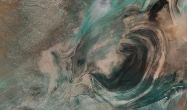 各國衛星瞪大眼睛:中國新疆“死亡之海”裡的聚寶盆越來越大 各國衛星瞪大眼睛:中國新疆“死亡之海”裡的聚寶盆越來越大