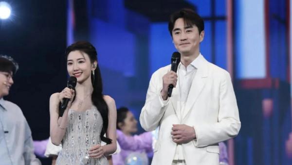 跨年晚會上6組CP，戚薇李承鉉合體撒狗糧，龔俊信太帥，你喜歡誰