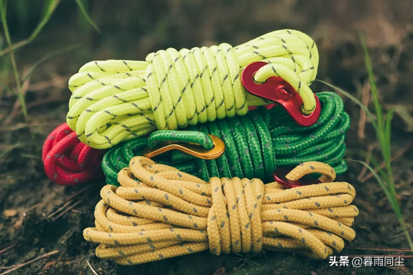 野外遭遇下雨怎麼辦？雨中徒步與露營的21條要點與提示要牢記