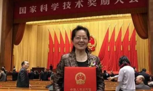 中國女教授張美雲:打破美國封鎖技術!研發的紙比鋼鐵還堅硬七倍 中國女教授張美雲:打破美國封鎖技術!研發的紙比鋼鐵還堅硬七倍