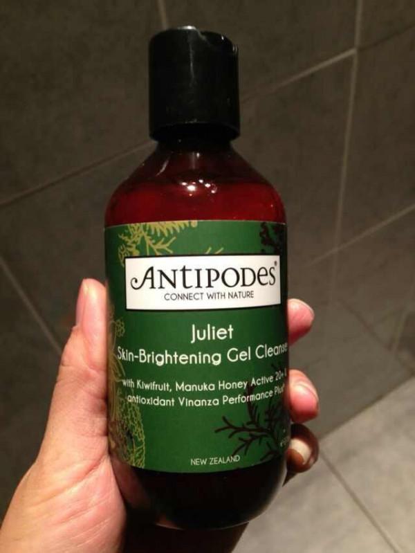 什麼牌子的洗面奶好用？這幾款長效滋潤肌膚，潤澤雙眸