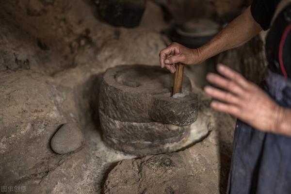 納西故事&mdash;&mdash;雲上石頭城（一）