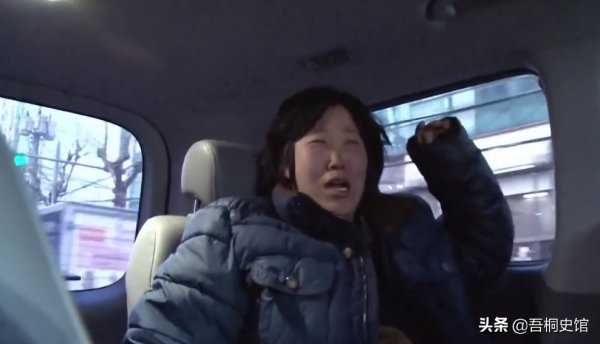 韓國大叔每天用鞋油抹臉，陪伴妹妹街頭流浪10年，只因親情的力量