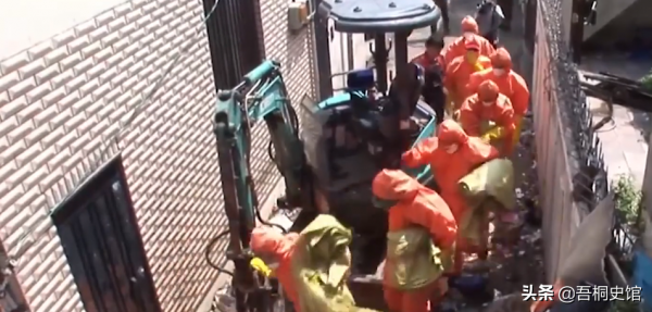 韓國40歲的奇葩兒子，一生啃老迫使75歲父親撿垃圾，一年撿150噸